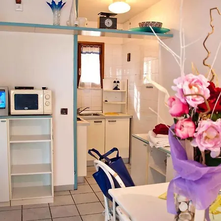 Apartment In 24928 *