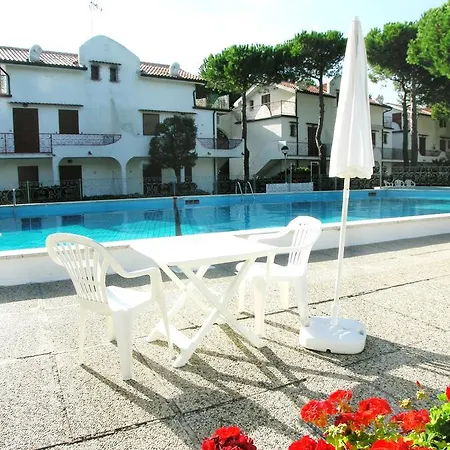 Apartment In 24928 *